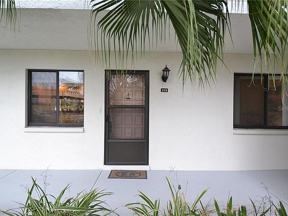 2nd image of 103 Lakeview Ct #5