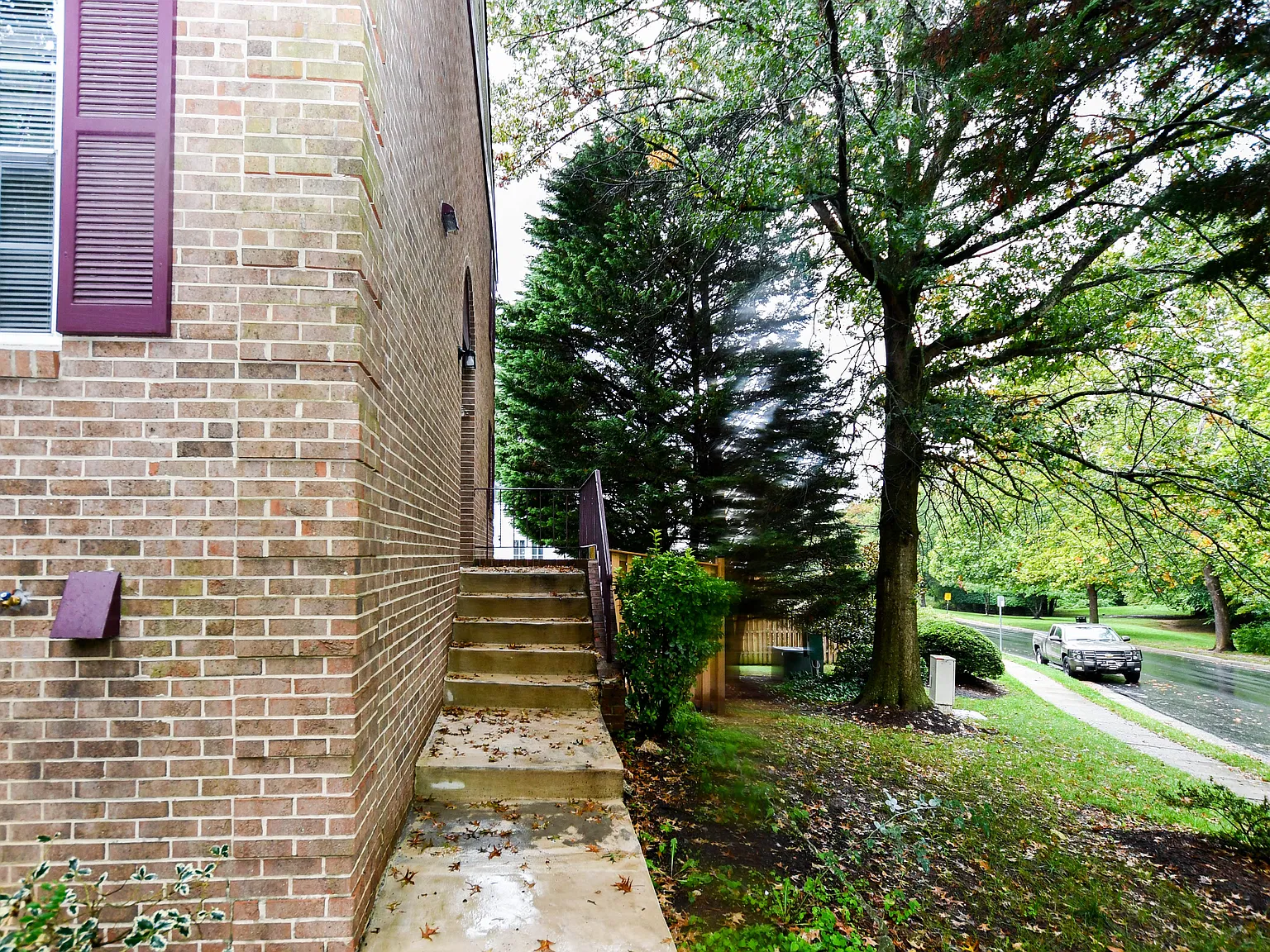 4 bed, 2418 sqft, $3,495 — Photo 2