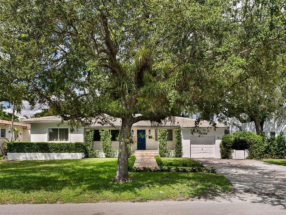 4724 Orduna Dr