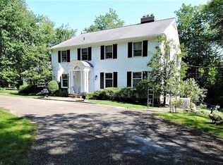 1669 Berkshire Rd, Gates Mills, OH 44040