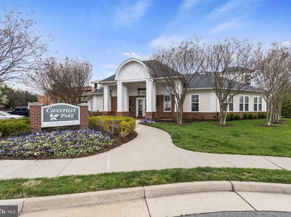 3830 Lightfoot St Unit 131, Chantilly, VA 20151