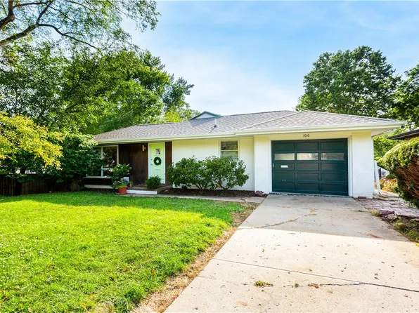 1016 64th St, Windsor Heights, IA 50324