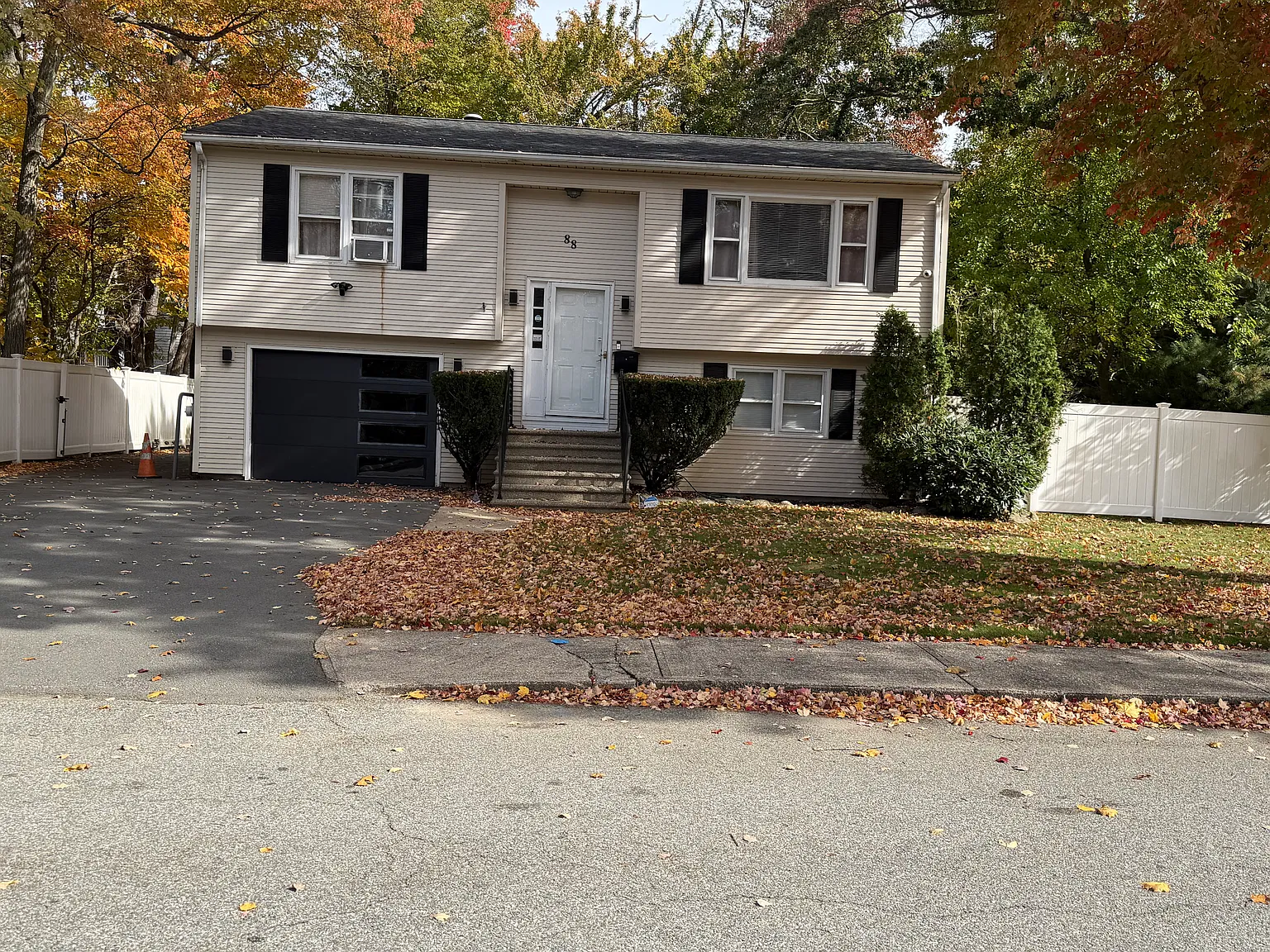 4 bed, 1575 sqft, $3,500 — Photo 1