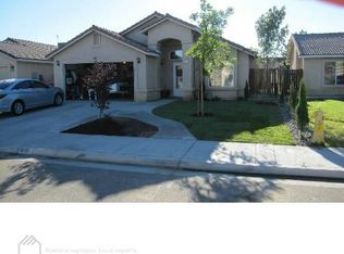 10701 Aster Cir, Armona, CA 93202