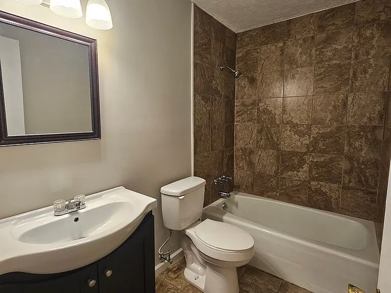 3318 Teakwood Dr — Photo 8