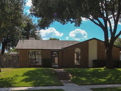 726 Holly Oak Dr, Lewisville, TX, 75067