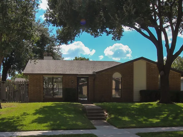 726 Holly Oak Dr, Lewisville, TX 75067