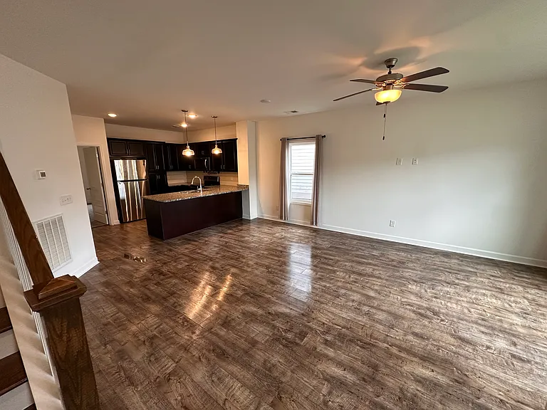 327 Lakeside Park Dr #82 — Photo 4