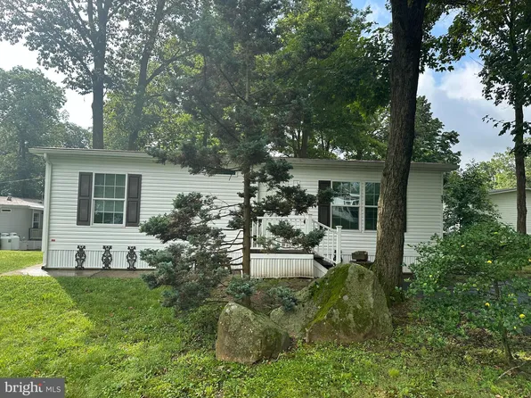 11 Dogwood Ln, Quakertown, PA 18951