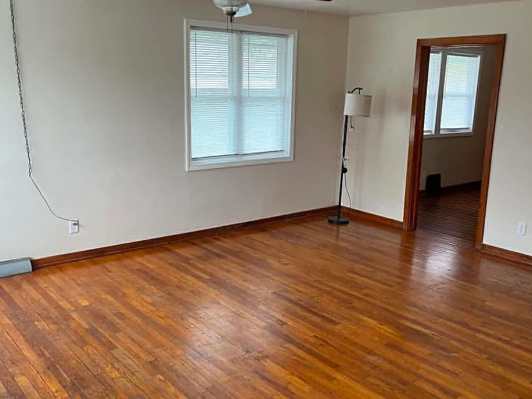 407 E Exchange St #A — Photo 5
