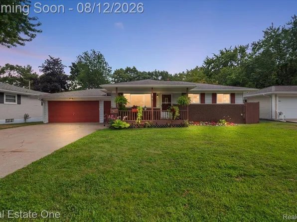 82 Dayton St, Oxford, MI 48371
