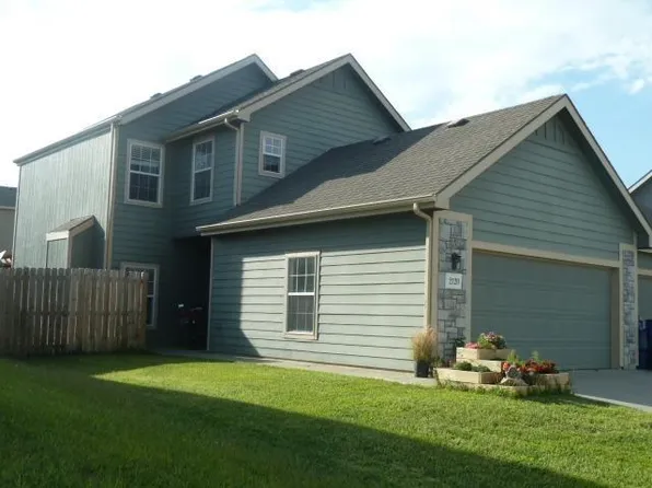 2120 Brooke Bnd, Junction City, KS 66441