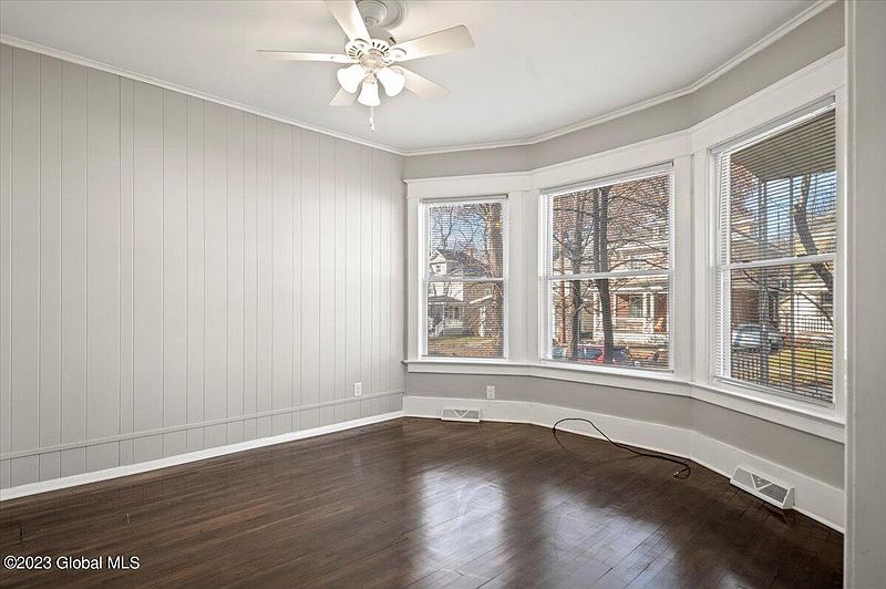 3rd image of 141 Elmer Avenue