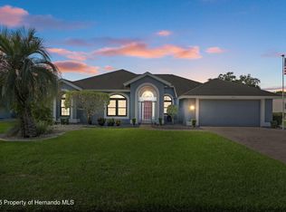 9310 Fox Hollow Ln, Weeki Wachee, FL 34613