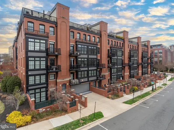 1701 16th St N APT 355, Arlington, VA 22209