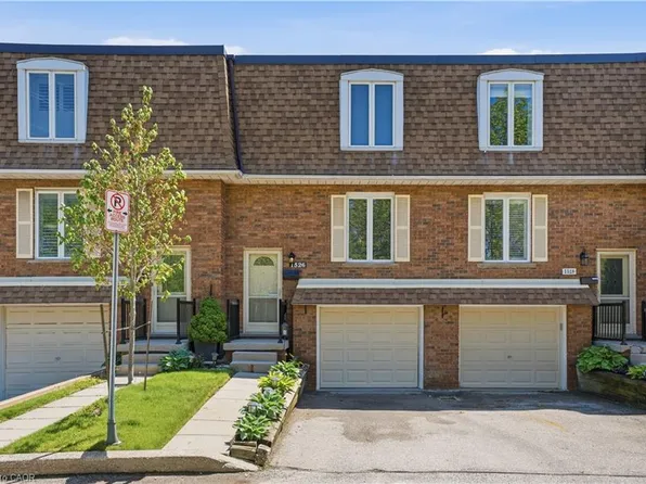 1526 Westminster Pl, Burlington, ON L7P 2B5