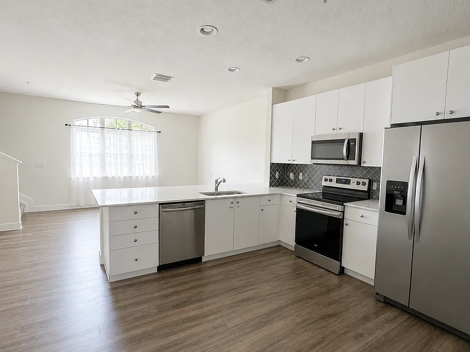 111 Arpeicka Ln