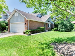 8646 Pearson Dr, Darien, IL