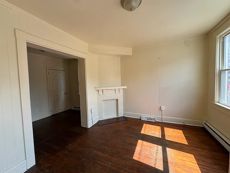 206 Pear St — Photo 3