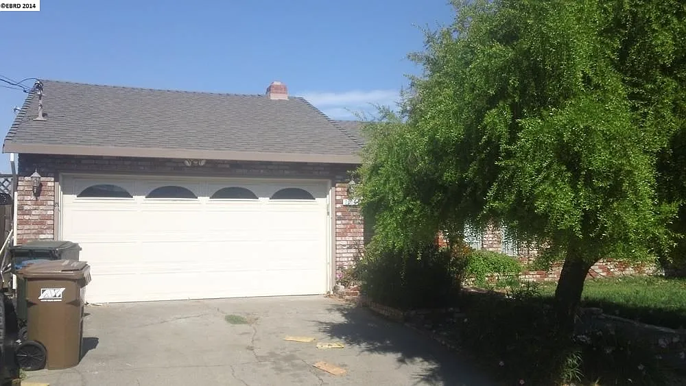 2116 Dennis Dr photo 1
