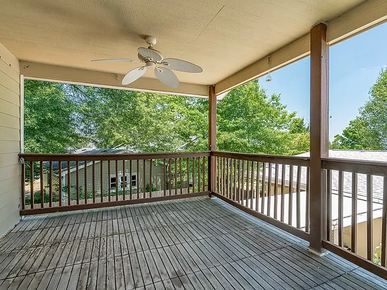 1211 E Ridgeway Dr — Photo 7