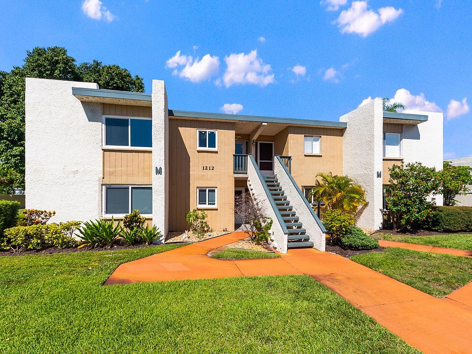 1st image of 1212 NE 14th Ct APT M3