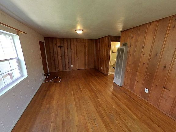 4th image of 1208 N Dunn St #1B-1Ba-520Sqft