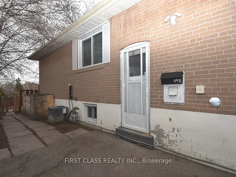 49 Longford Dr #BASEMENT — Photo 2