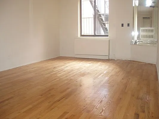 Rented by City Connections Realty | media 4