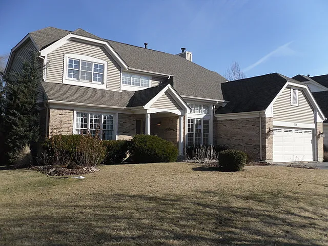 709 Warwick Ln photo 1