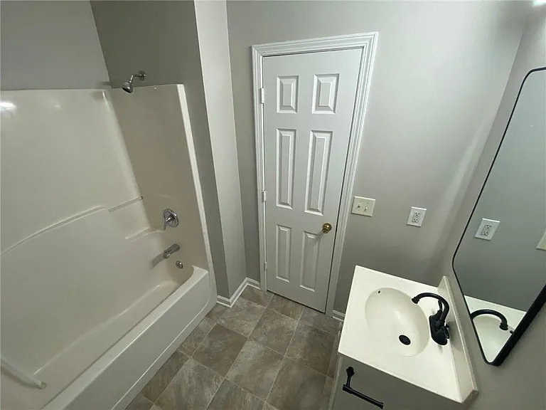 130 River Pointe Ct SW #132 — Photo 17
