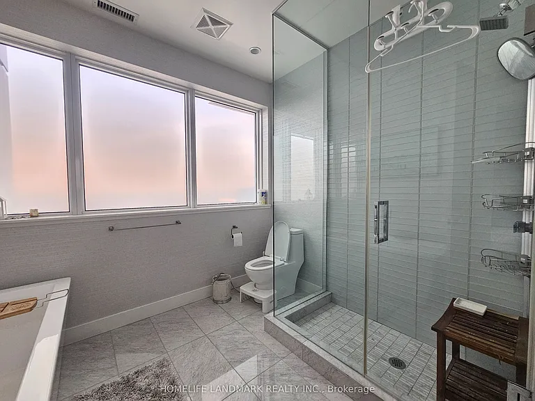 7 Grenville St #6011 — Photo 15