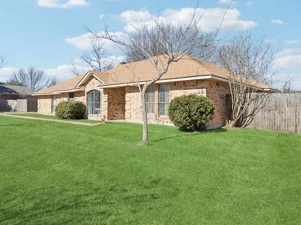 1202 N Sharpshire Dr, Waxahachie, TX 75165