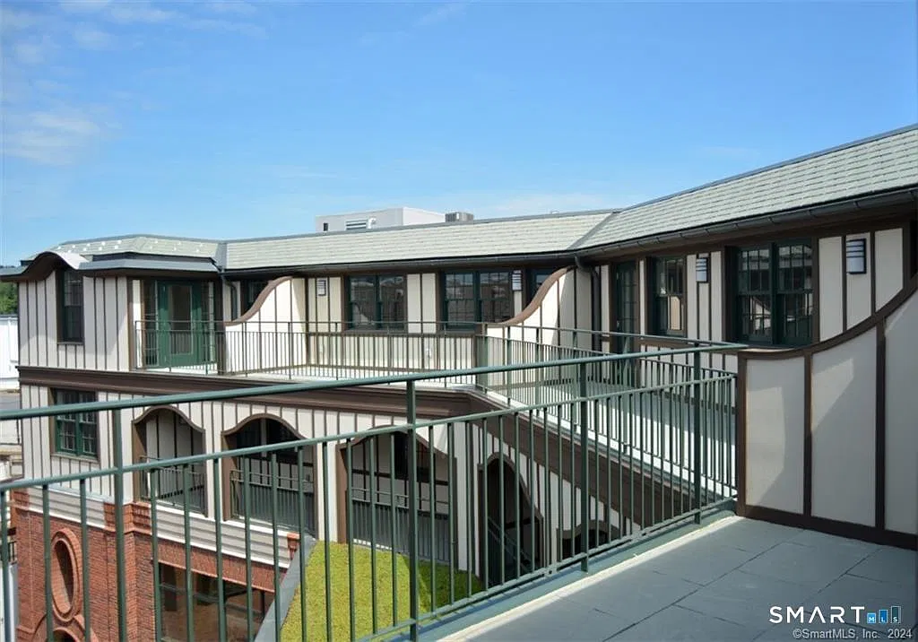 5 Church Ln — Photo 4