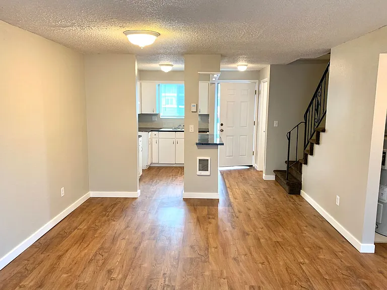 540 W Maple St #25 — Photo 10