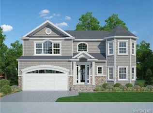 71 Floral Dr W, Plainview, NY 11803