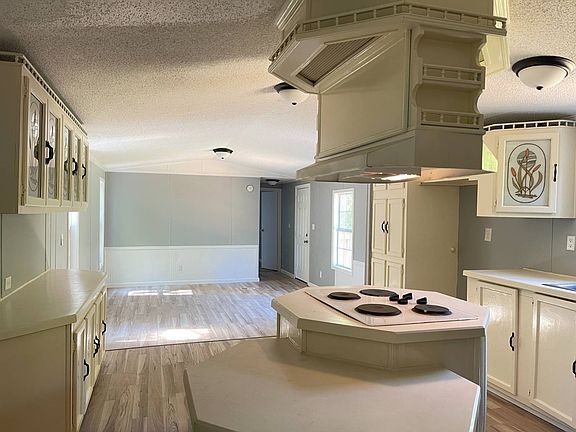 4th image of 1311 Hill Rd #9