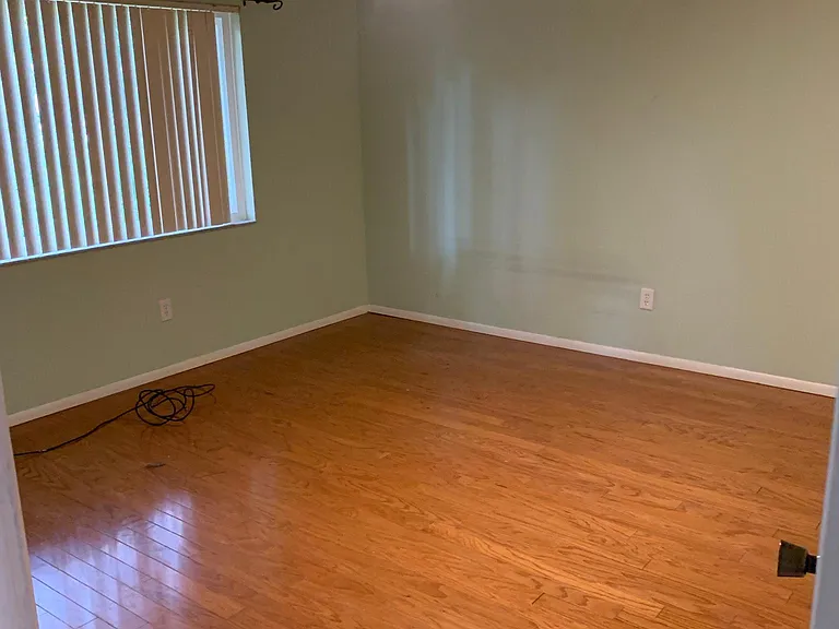 100 Red Cedar Dr — Photo 9
