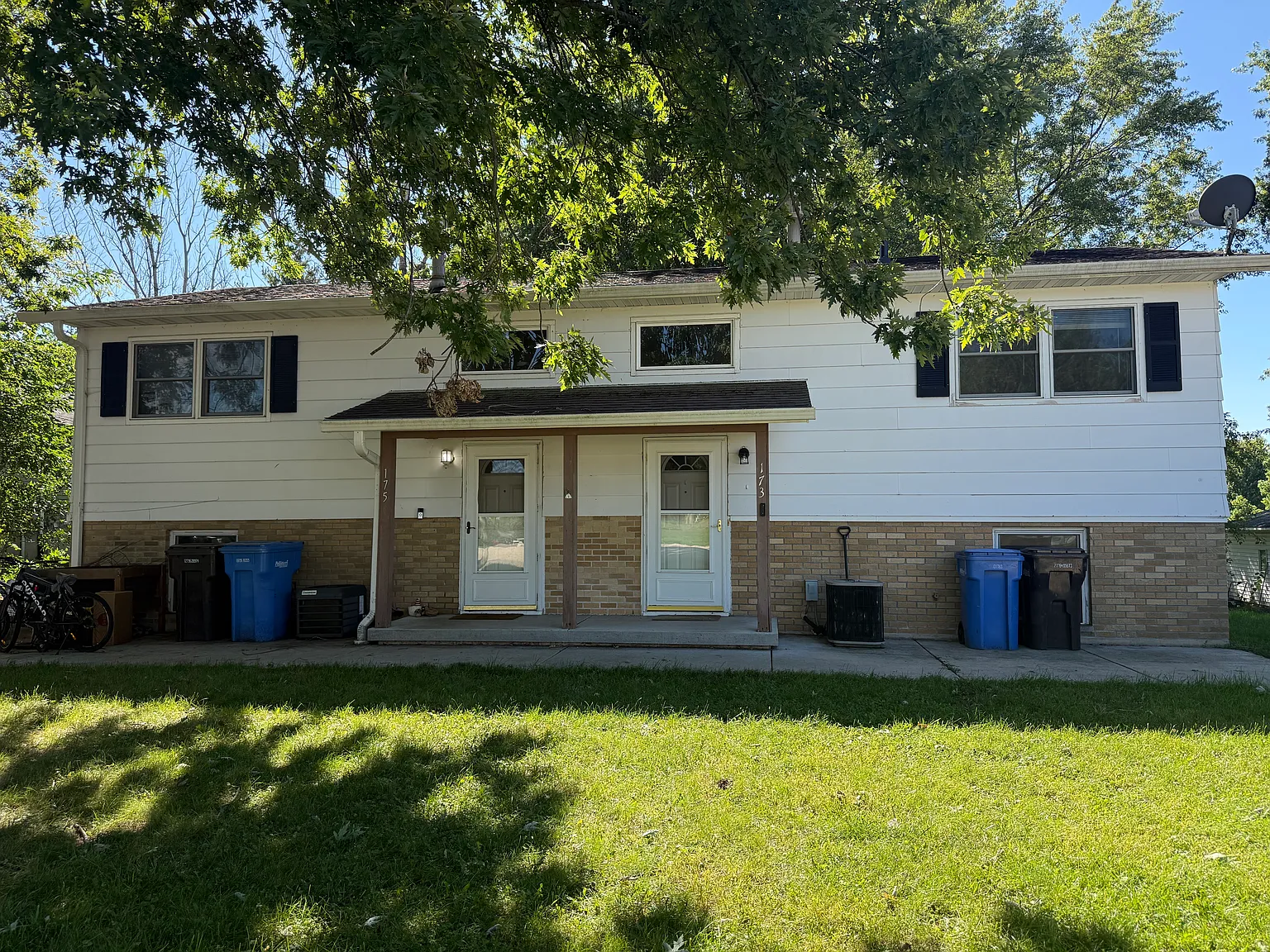 3 bed, 1.5 bath, 1100 sqft, $1,950 — Photo 1