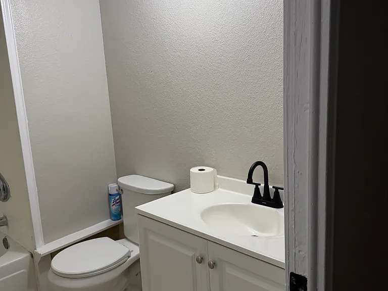 148 Greenwood St — Photo 10