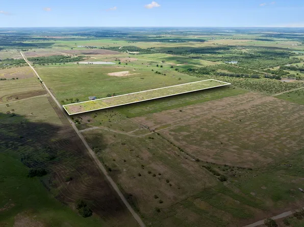 4574 CR 132, Floresville, TX 78114