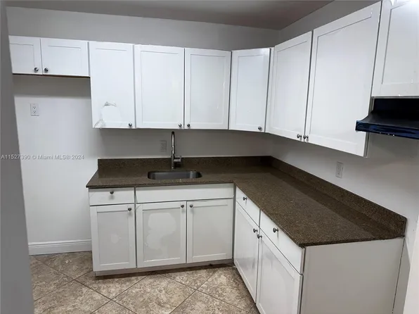 15205 NE 6th Ave APT D205, Miami, FL 33162