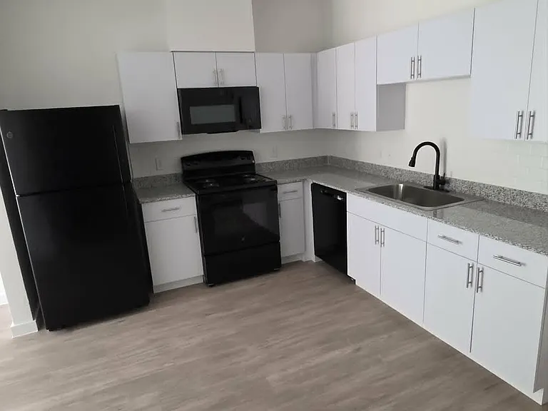 Memorial Apartments — Photo 20