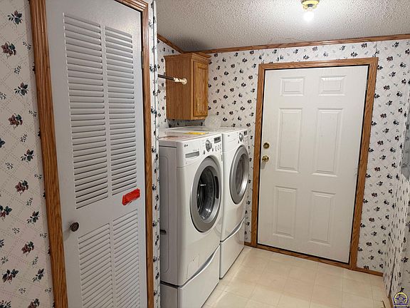 4th image of 1735 NW Lyman Rd #13