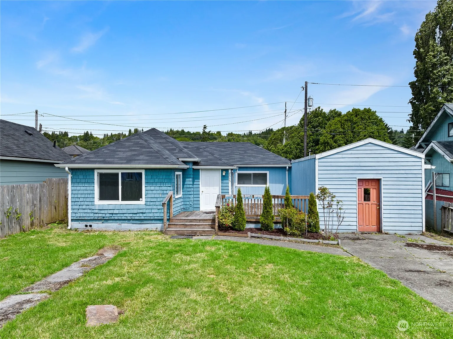 2615 Bay Avenue photo 1