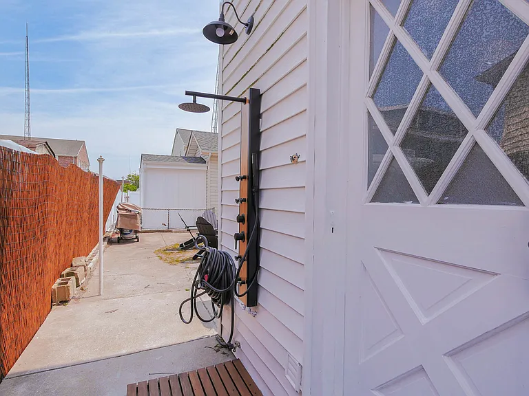 229 N Derby Ave #2 — Photo 54