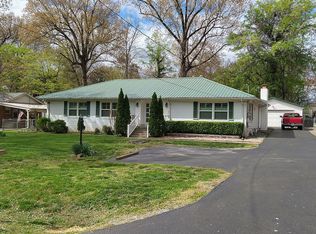 215 Cardinal Ln, Paducah, KY 42001