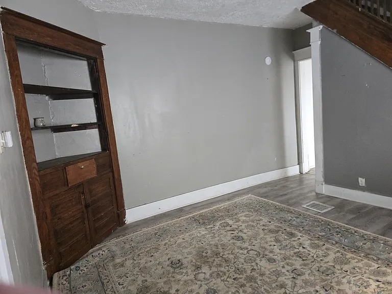 27 E Raymond St — Photo 9