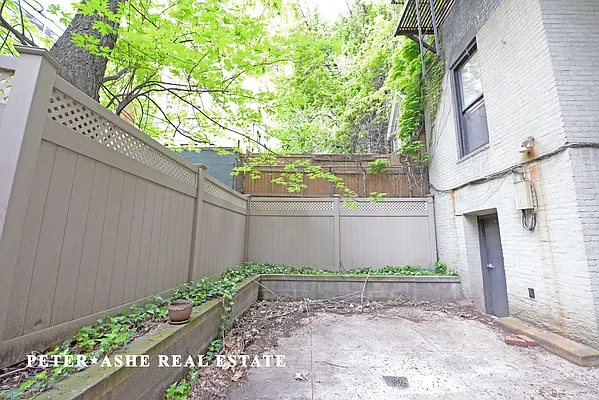 Rented by Peter Ashe | media 10