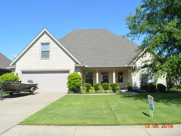 203 Candy Cv, Marion, AR 72364